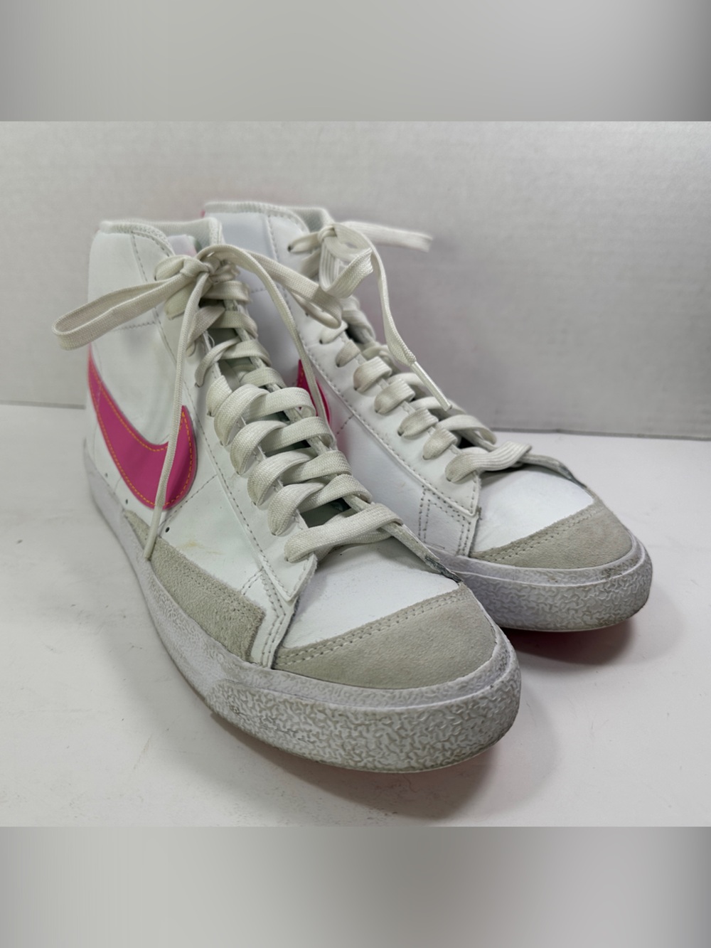 Nike Women's White High-Top Sneakers Shoes Size 7 Tie Lace Up